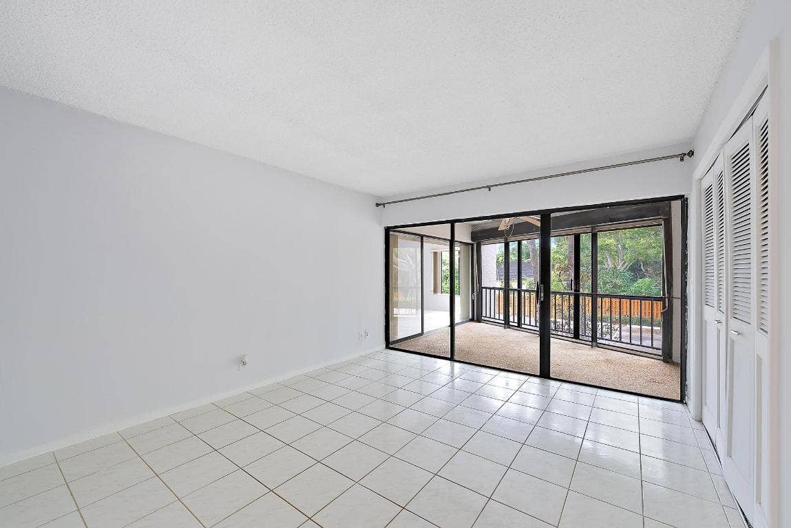 1660 Twelve Oaks Way, #205, North Palm Beach, FL 33408 1660 Twelve Oaks Way, #205, North Palm Beach, FL 33408