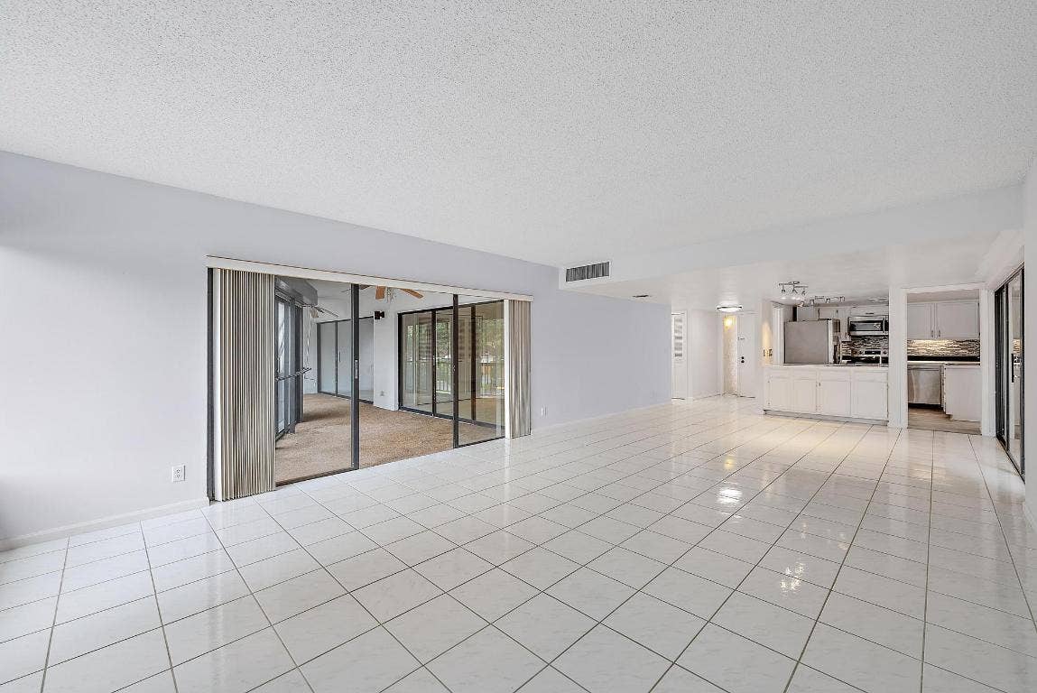 1660 Twelve Oaks Way, #205, North Palm Beach, FL 33408 1660 Twelve Oaks Way, #205, North Palm Beach, FL 33408