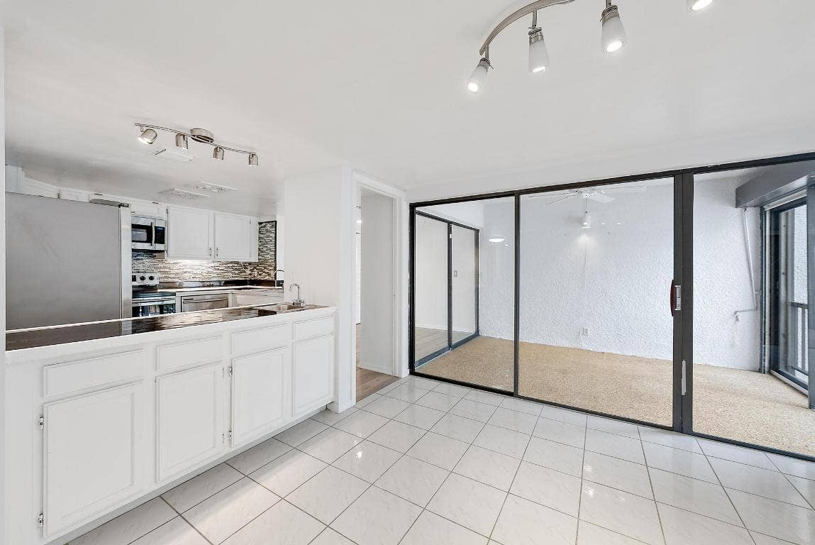 1660 Twelve Oaks Way, #205, North Palm Beach, FL 33408 1660 Twelve Oaks Way, #205, North Palm Beach, FL 33408
