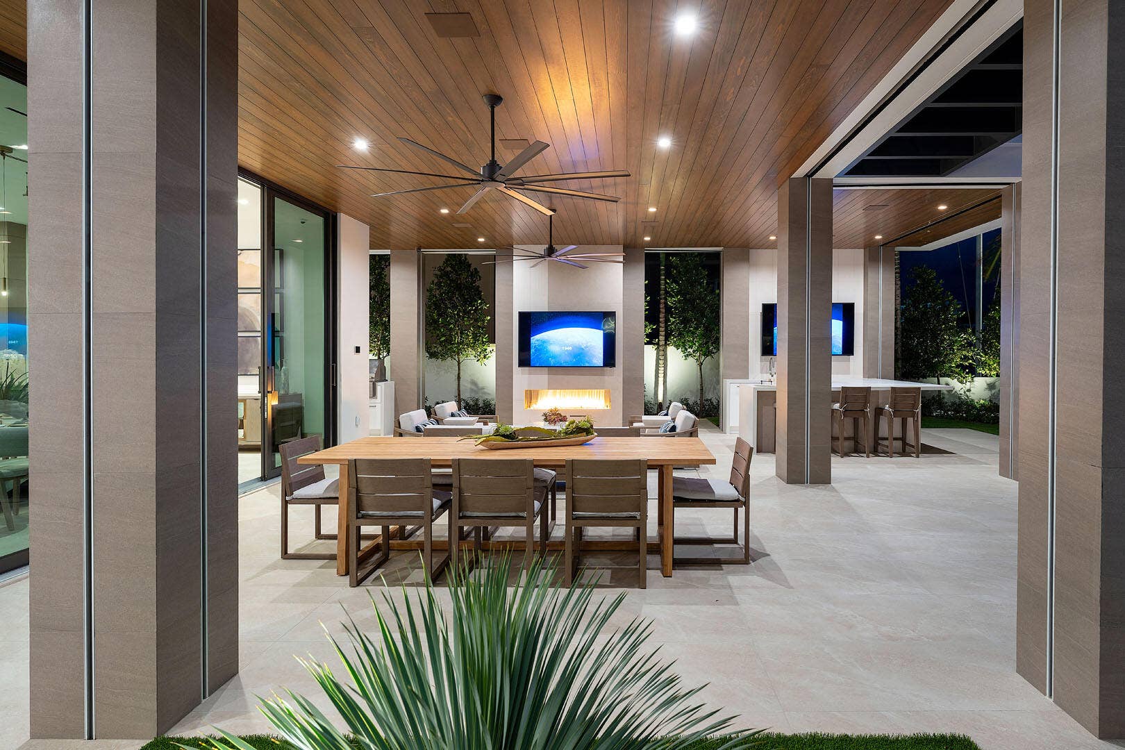 1520 Royal Palm Way, Boca Raton, FL 33432 1520_Royal_Palm_Way_Dusk_20