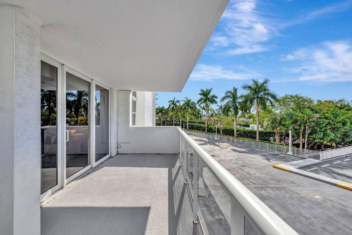 2841 N Ocean Boulevard, #307, Fort Lauderdale, FL 33308