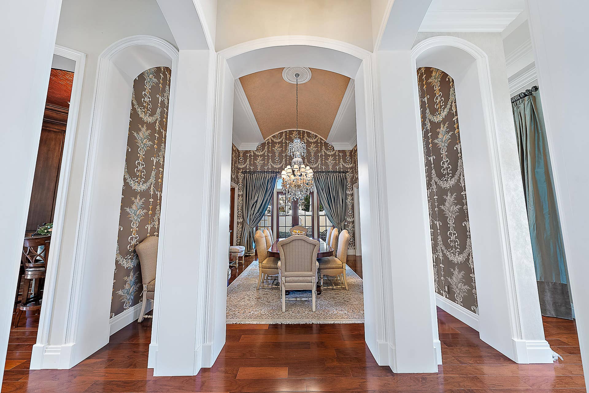 18246 SE Village Circle, Jupiter, FL 33469 Formal Dining