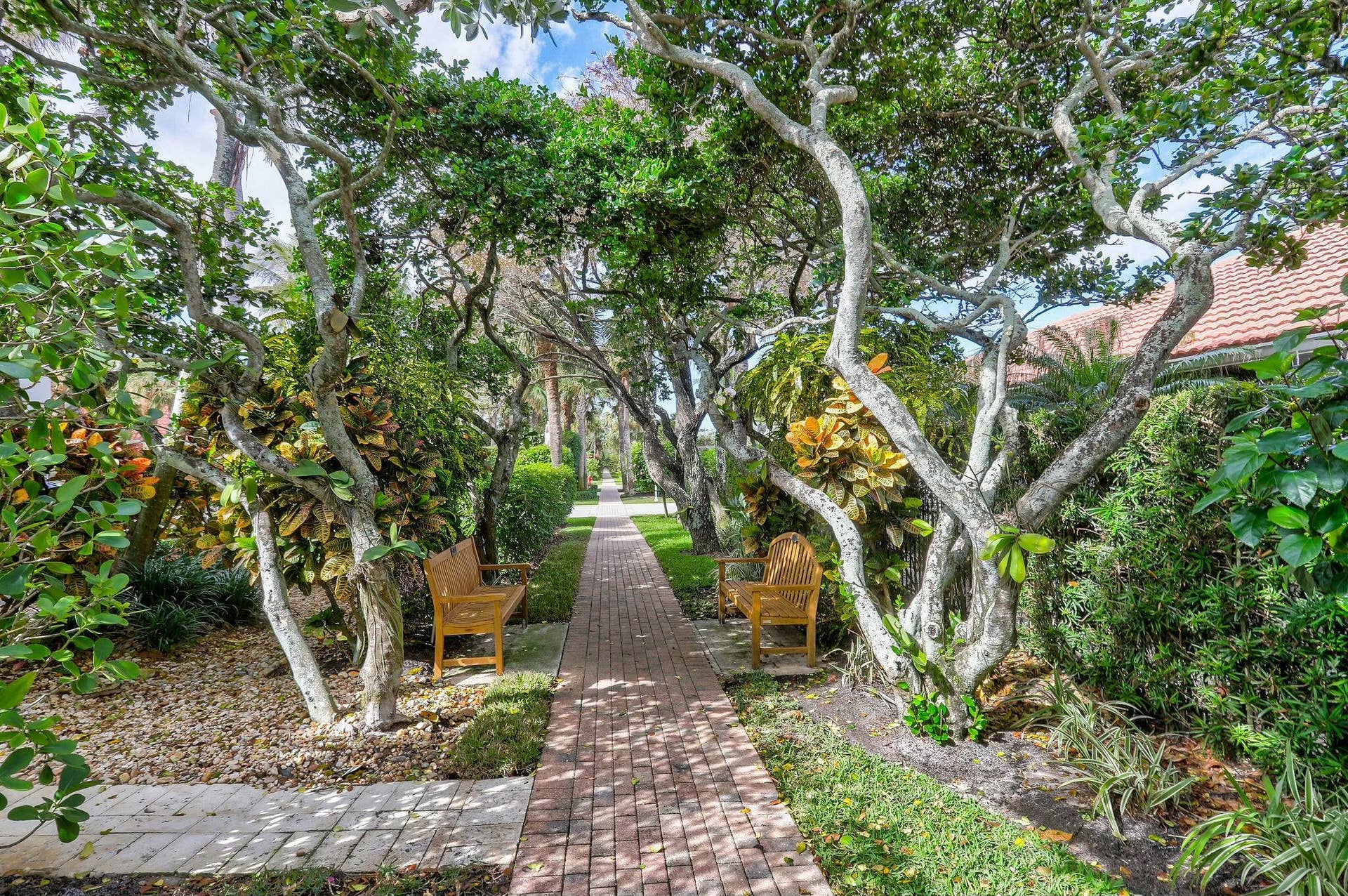 170 Beacon Lane, Jupiter Inlet Colony, FL 33469 tempImageHVDdRu