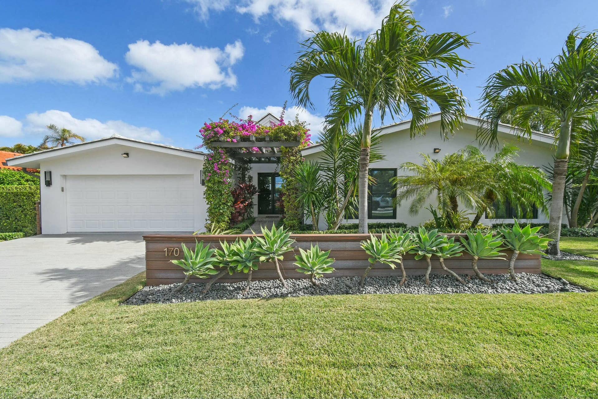 170 Beacon Lane, Jupiter Inlet Colony, FL 33469 tempImageRcbprJ
