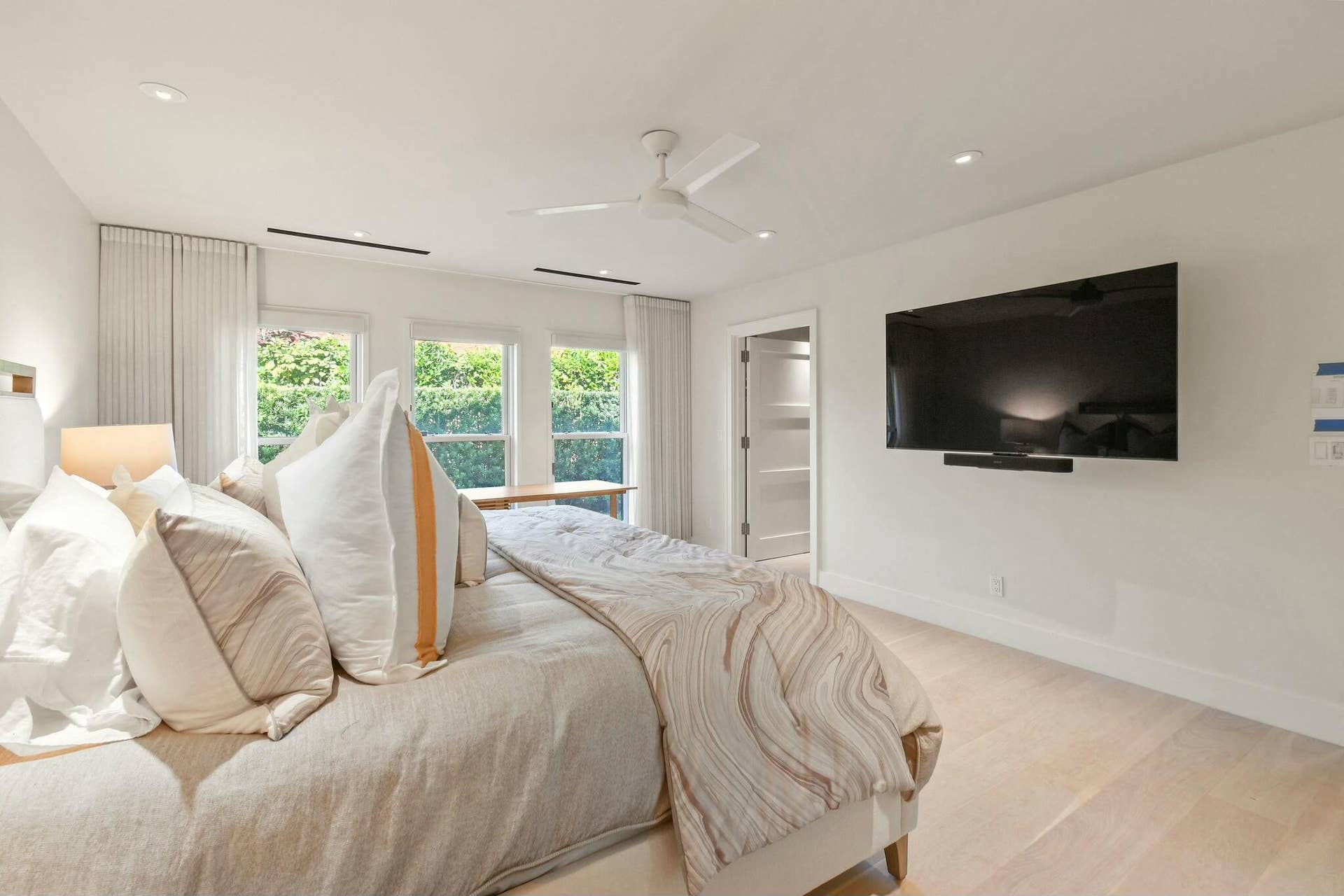 170 Beacon Lane, Jupiter Inlet Colony, FL 33469 tempImage5eZoDt