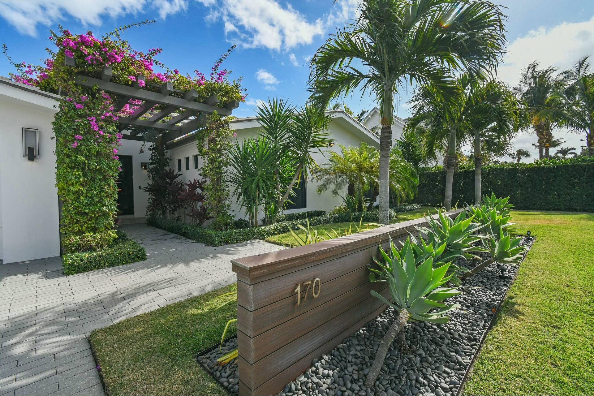 170 Beacon Lane, Jupiter Inlet Colony, FL 33469 tempImageP6fgfJ