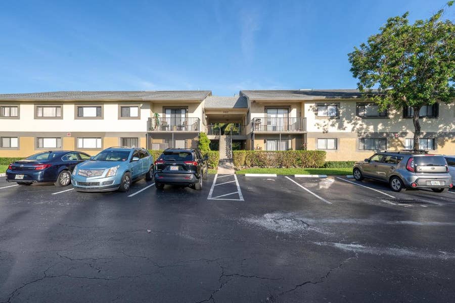 Property photo for 567 Trace Cir Circle, Deerfield Beach, FL
