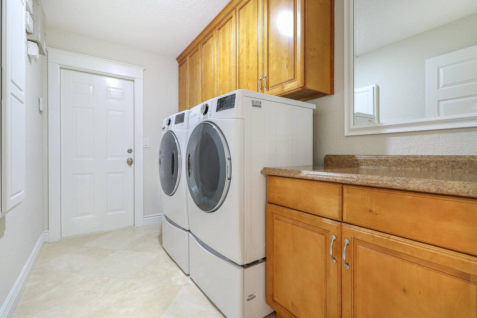 15386 83rd Way N, Palm Beach Gardens, FL 33418 27-Laundry Room