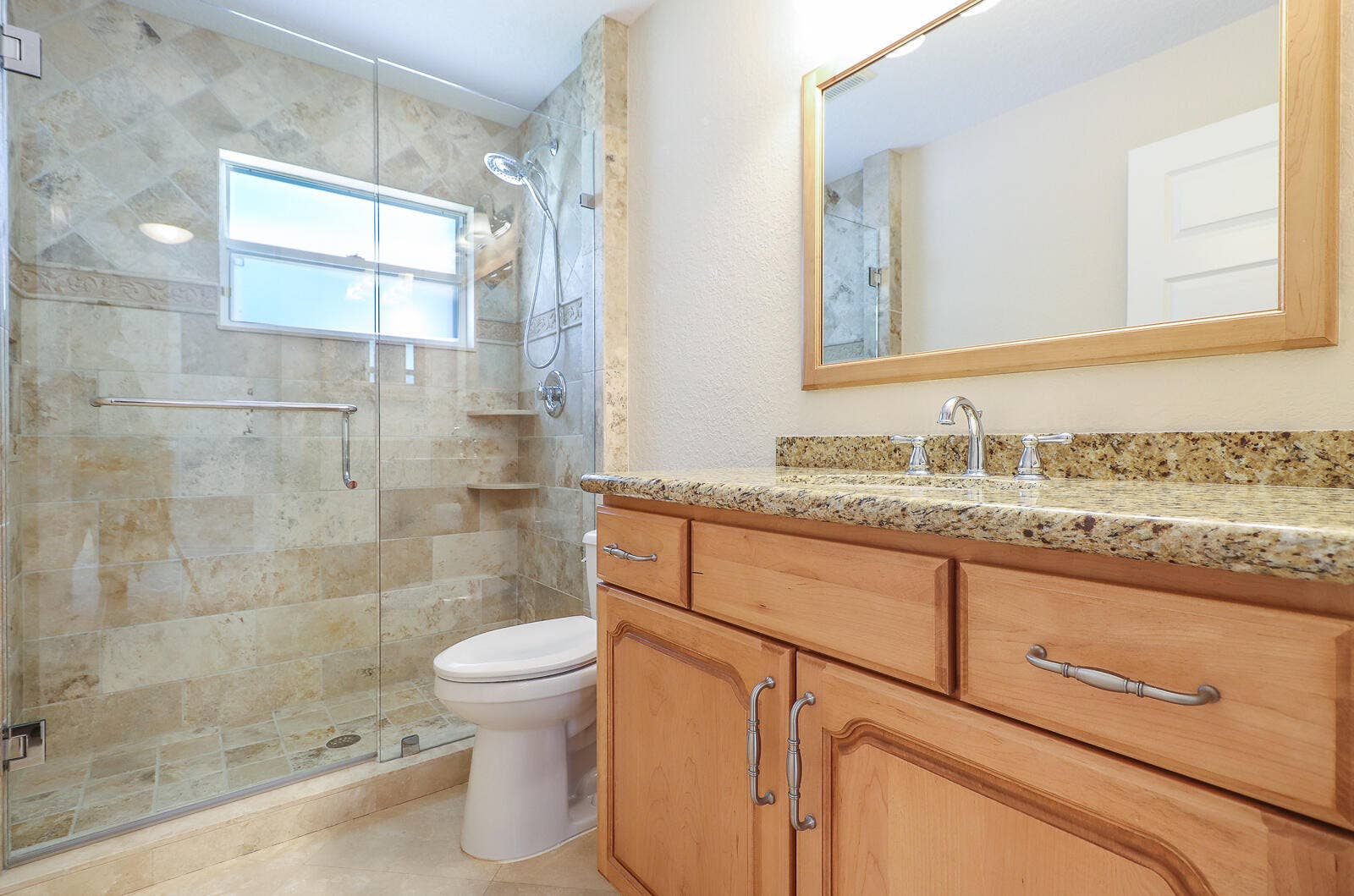 15386 83rd Way N, Palm Beach Gardens, FL 33418 29-Bathroom 2