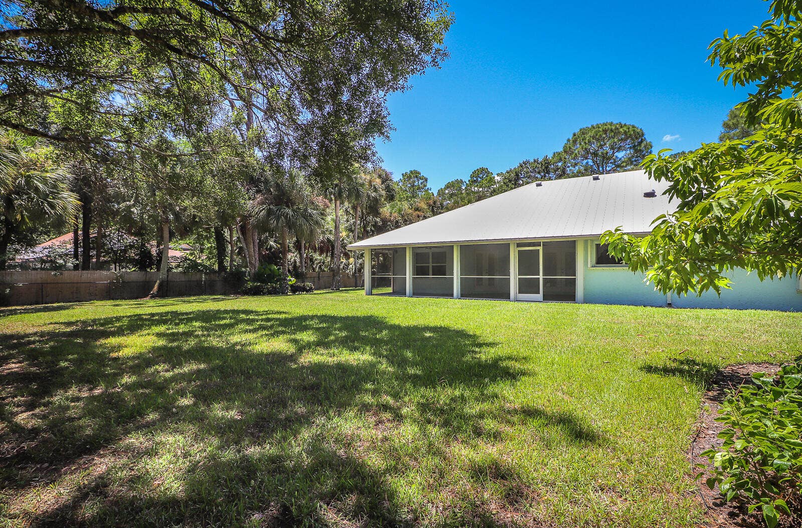 15386 83rd Way N, Palm Beach Gardens, FL 33418 37-Back yard