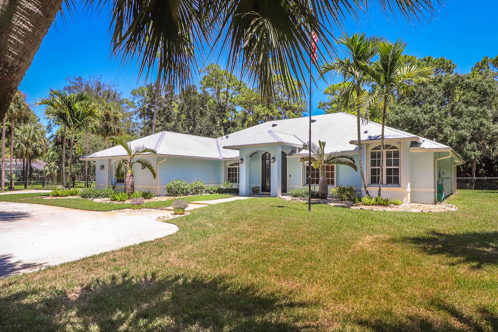 15386 83rd Way N, Palm Beach Gardens, FL 33418 04-Front Exterior
