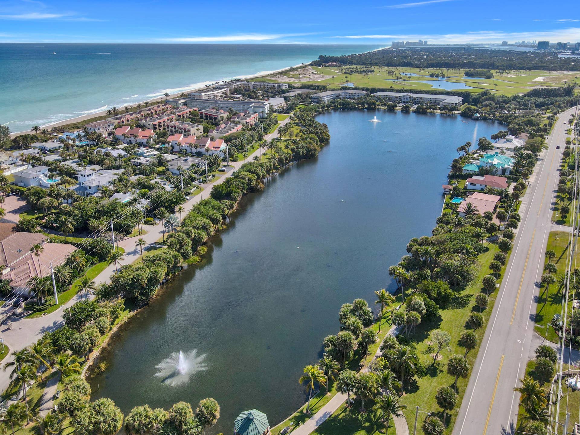 454 Coral Cove Drive, Juno Beach, FL 33408 Pelican Lake