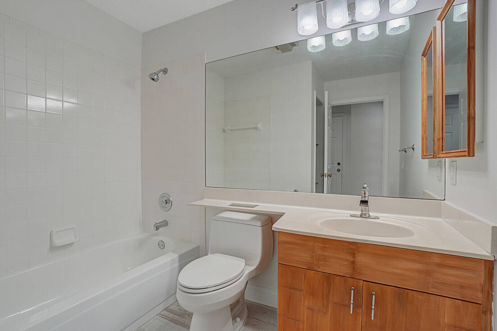 454 Coral Cove Drive, Juno Beach, FL 33408 Guest Bathroom