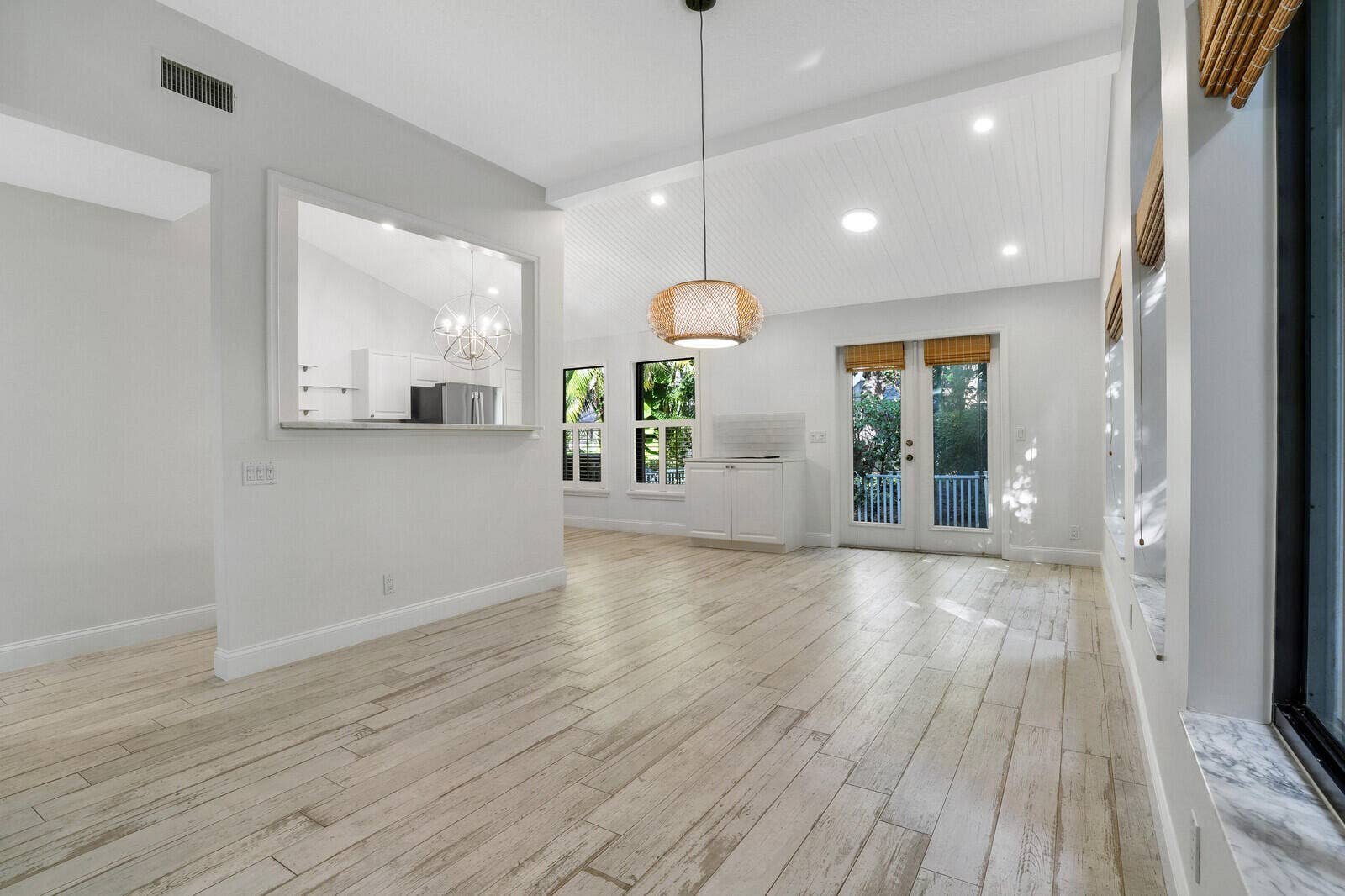 454 Coral Cove Drive, Juno Beach, FL 33408 Dining