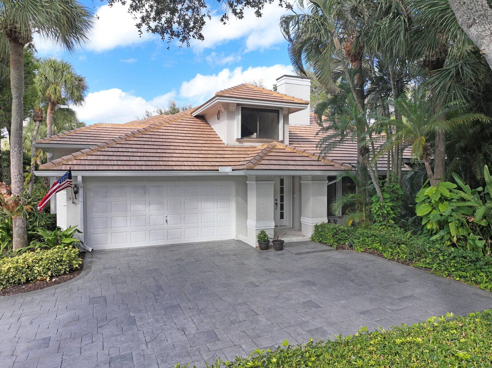454 Coral Cove Drive, Juno Beach, FL 33408 Front Entrance Driveway