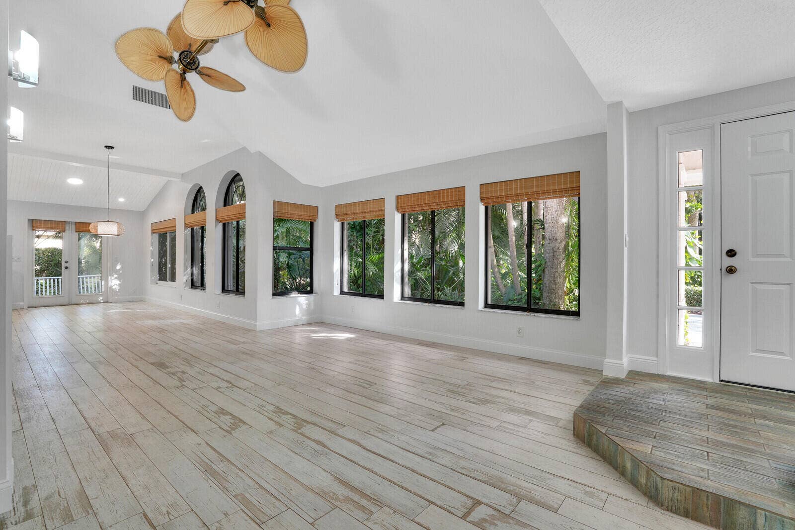 454 Coral Cove Drive, Juno Beach, FL 33408 Living