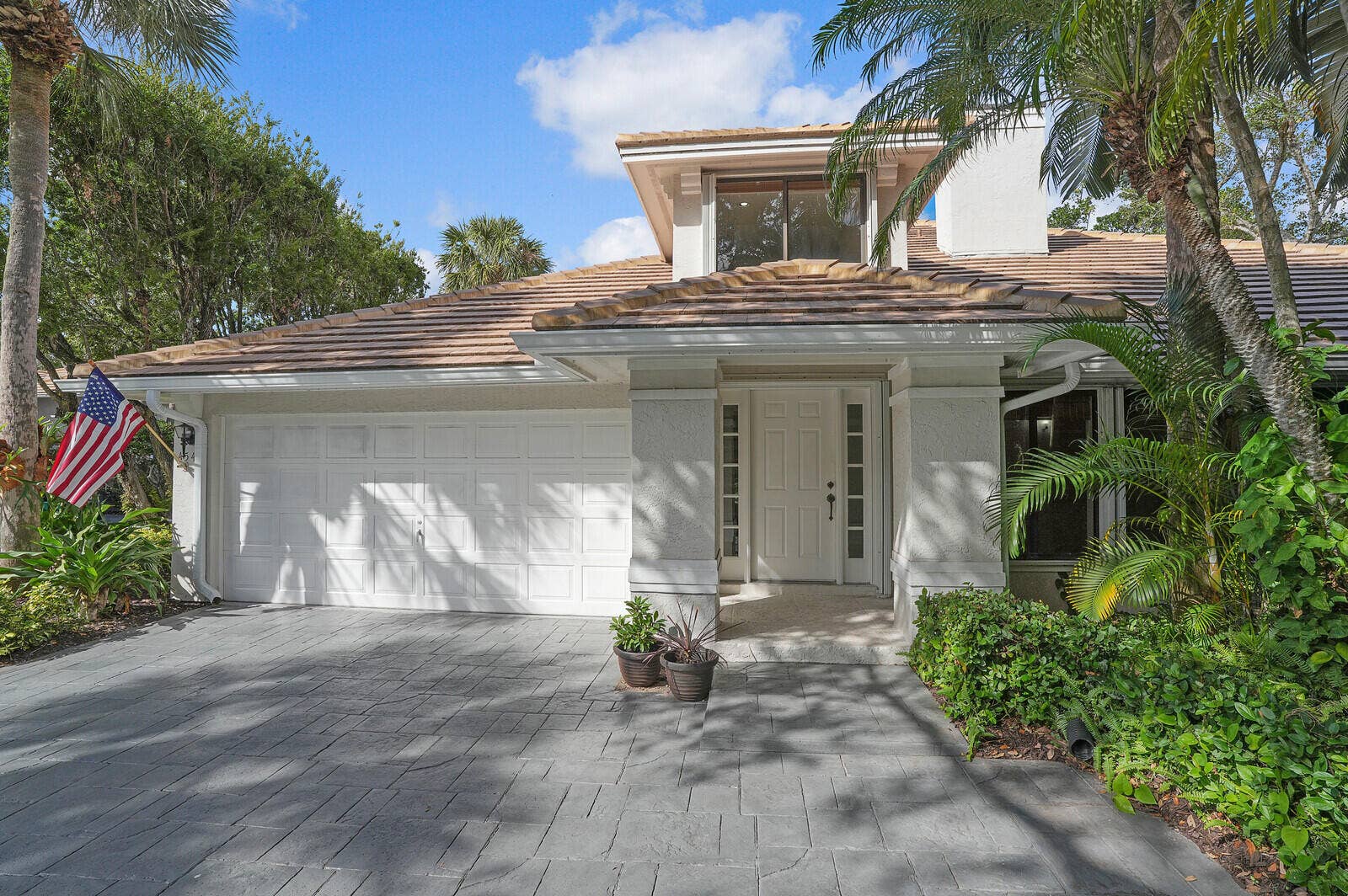 454 Coral Cove Drive, Juno Beach, FL 33408 Front Entrance