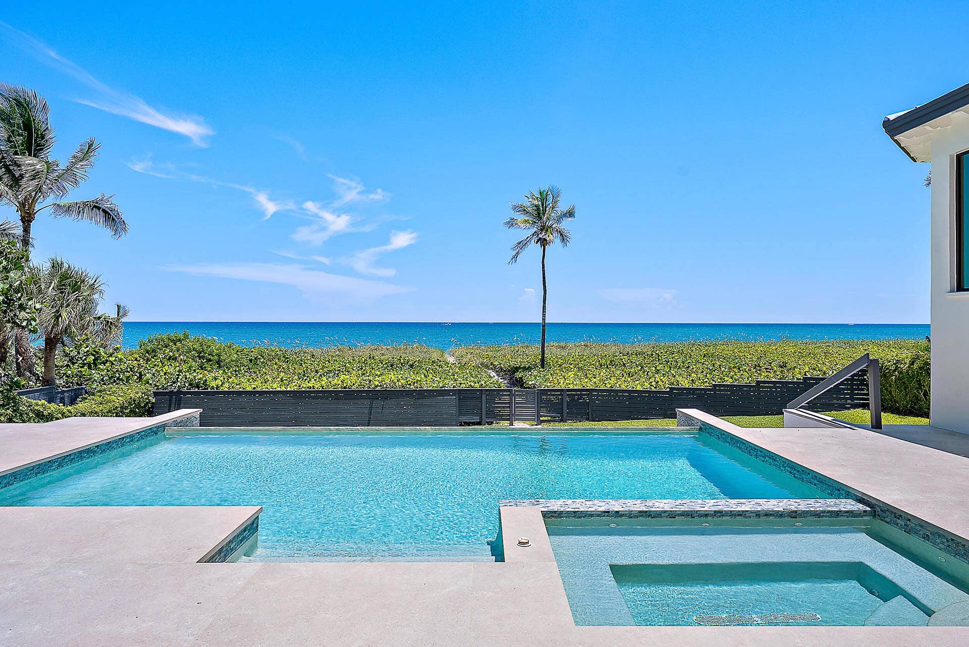 22 Ocean Drive, Jupiter Inlet Colony, FL 33469 Pool