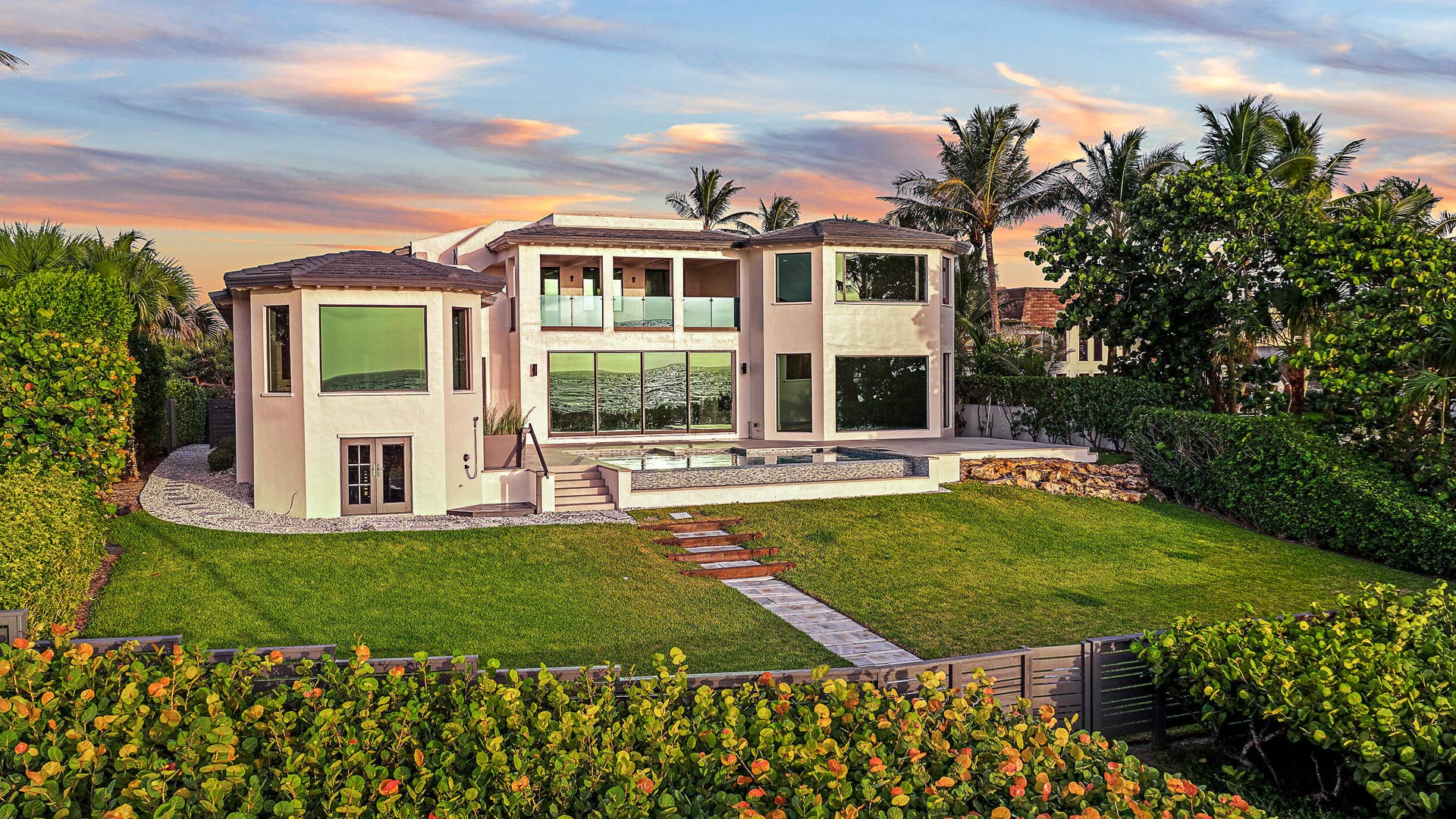 22 Ocean Drive, Jupiter Inlet Colony, FL 33469 Aerial Sunrise