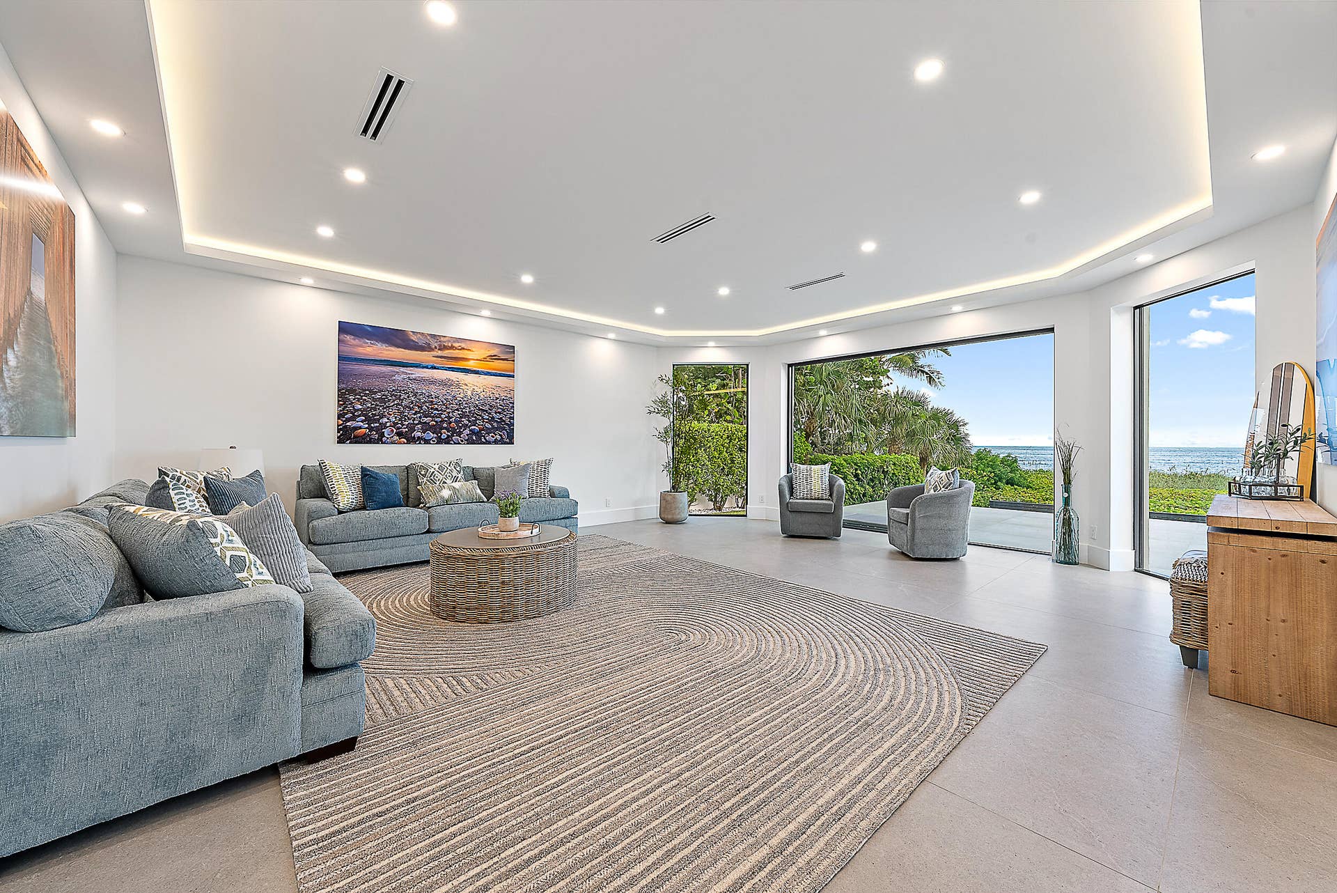 22 Ocean Drive, Jupiter Inlet Colony, FL 33469 Living Room