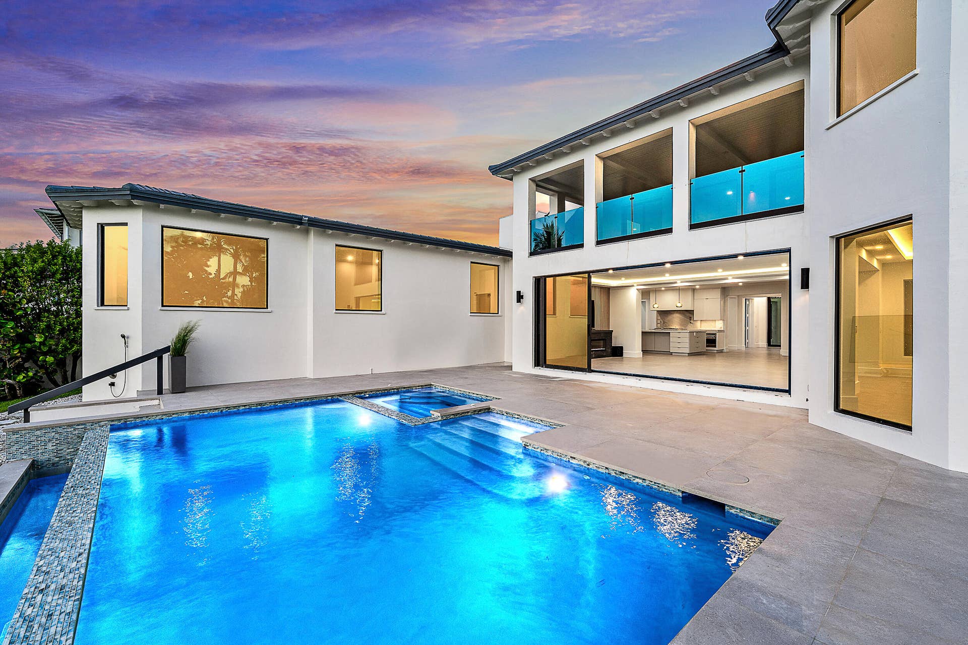 22 Ocean Drive, Jupiter Inlet Colony, FL 33469 Pool Sunrise