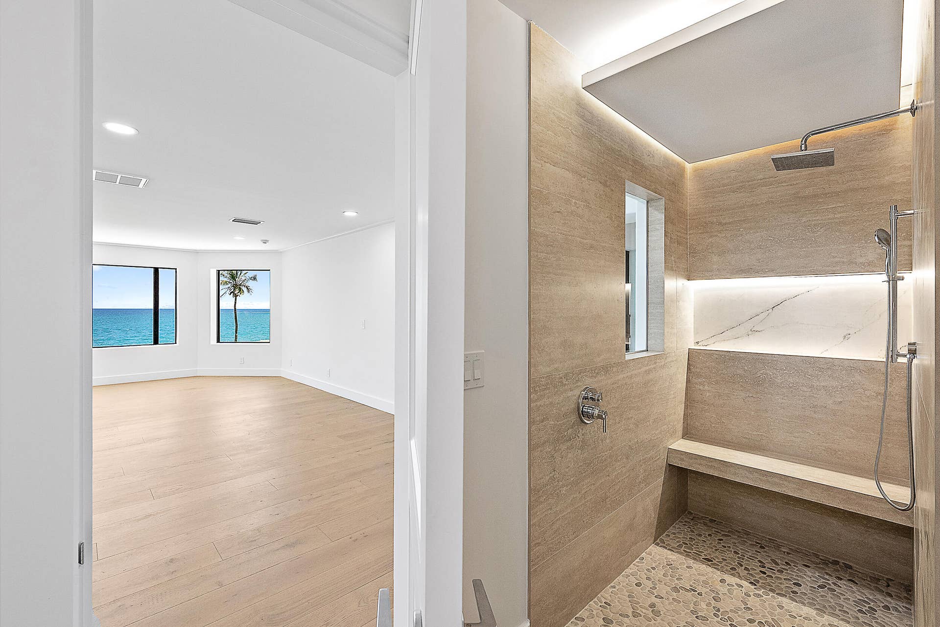 22 Ocean Drive, Jupiter Inlet Colony, FL 33469 Shower