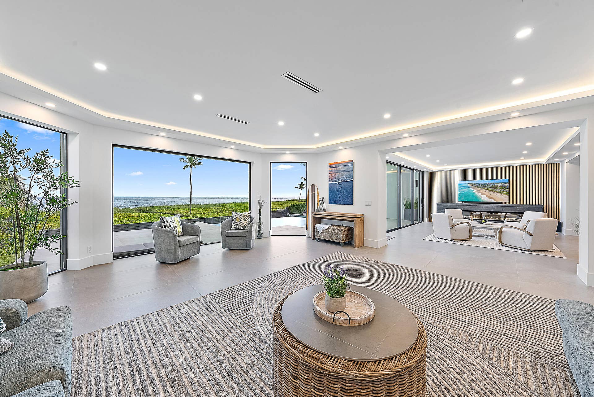 22 Ocean Drive, Jupiter Inlet Colony, FL 33469 Living Room