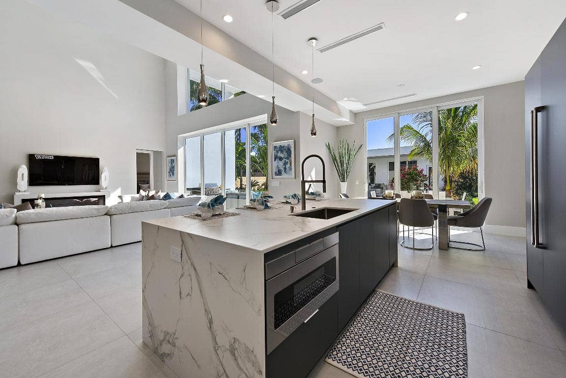 2627 NE 14th Street, Fort Lauderdale, FL 33304