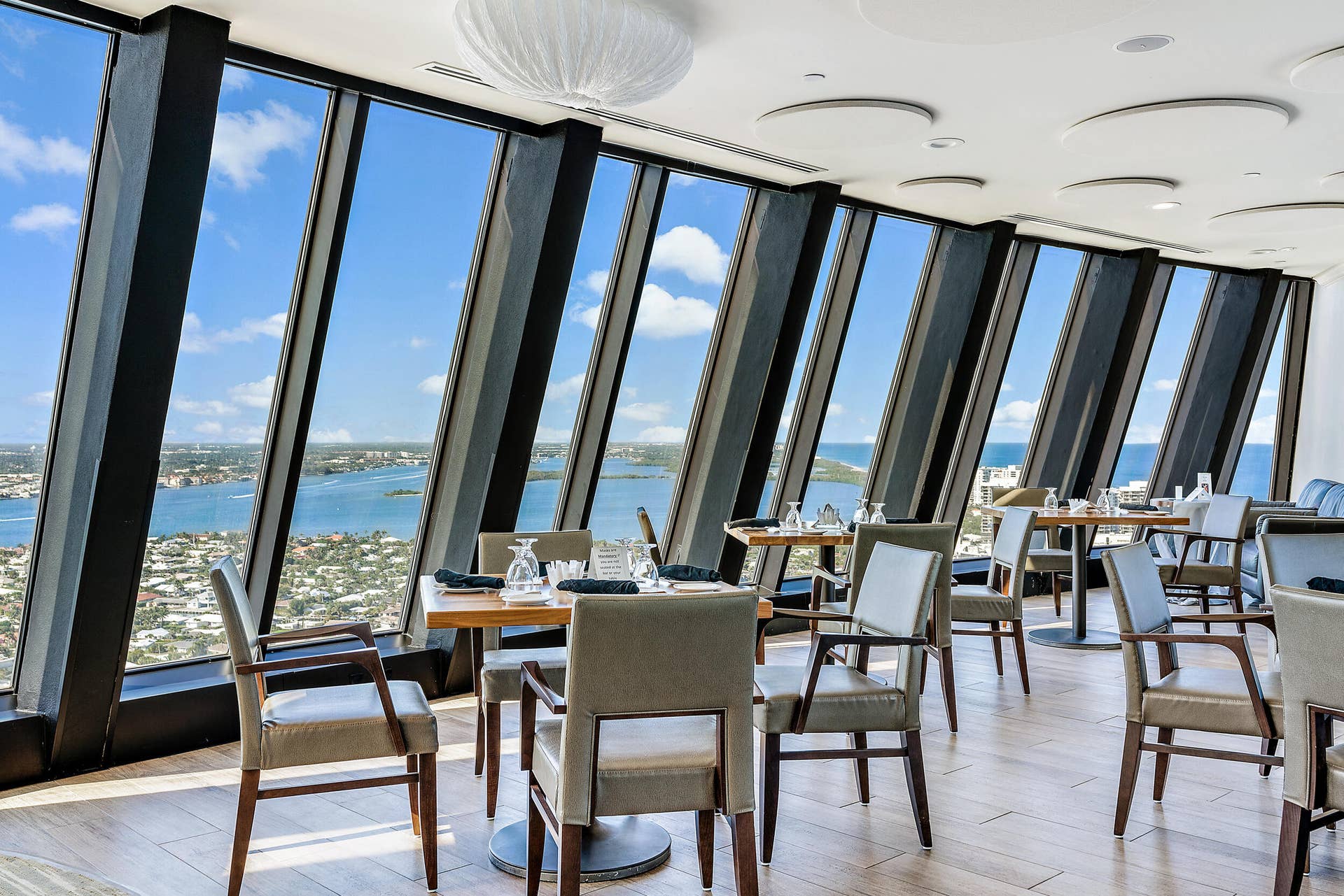 3000 N Ocean Drive, #19e, Singer Island, FL 33404 Marquis Owners Lounge/Restuarant
