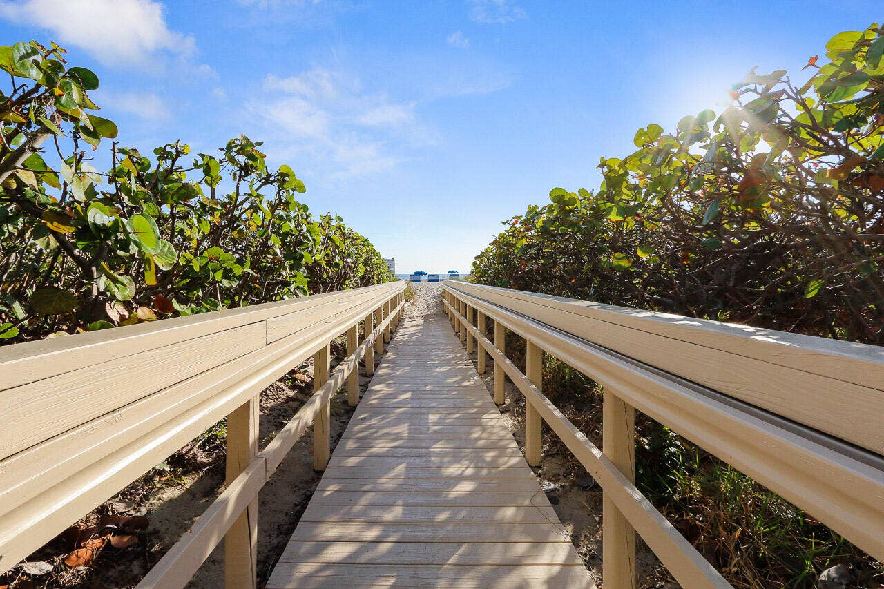 3000 N Ocean Drive, #19e, Singer Island, FL 33404 Tiara Boardwalk
