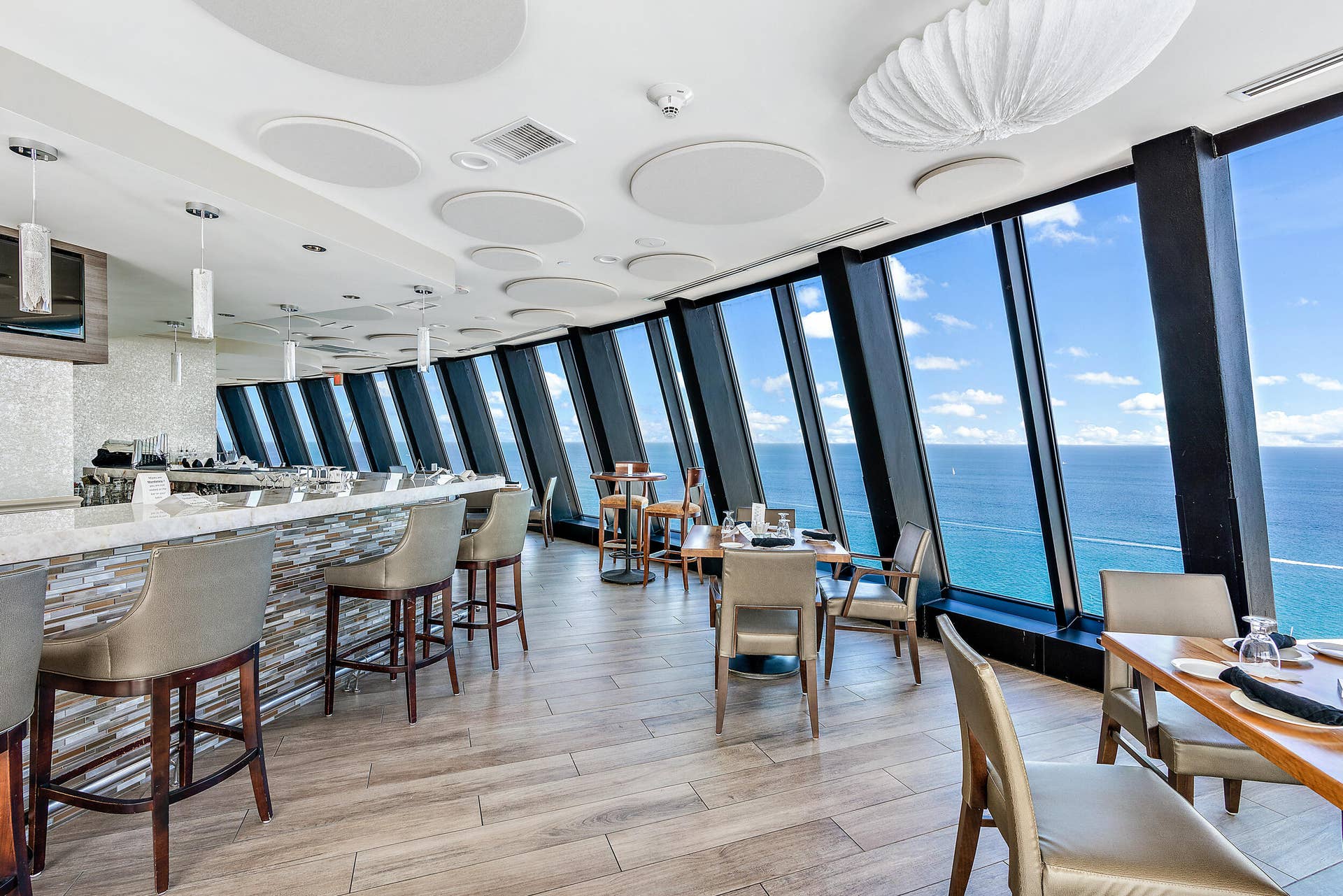 3000 N Ocean Drive, #19e, Singer Island, FL 33404 Marquis Owners Lounge/Restuarant