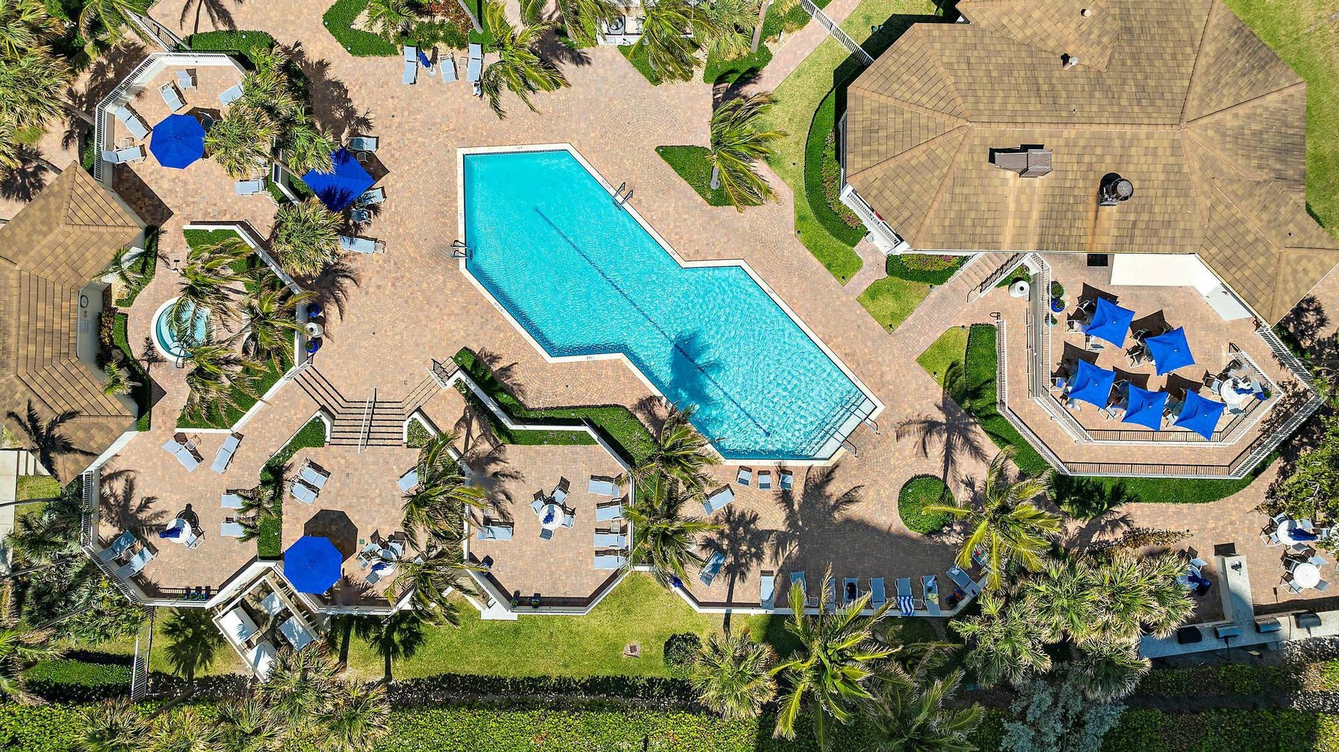 3000 N Ocean Drive, #19e, Singer Island, FL 33404 Pool Area