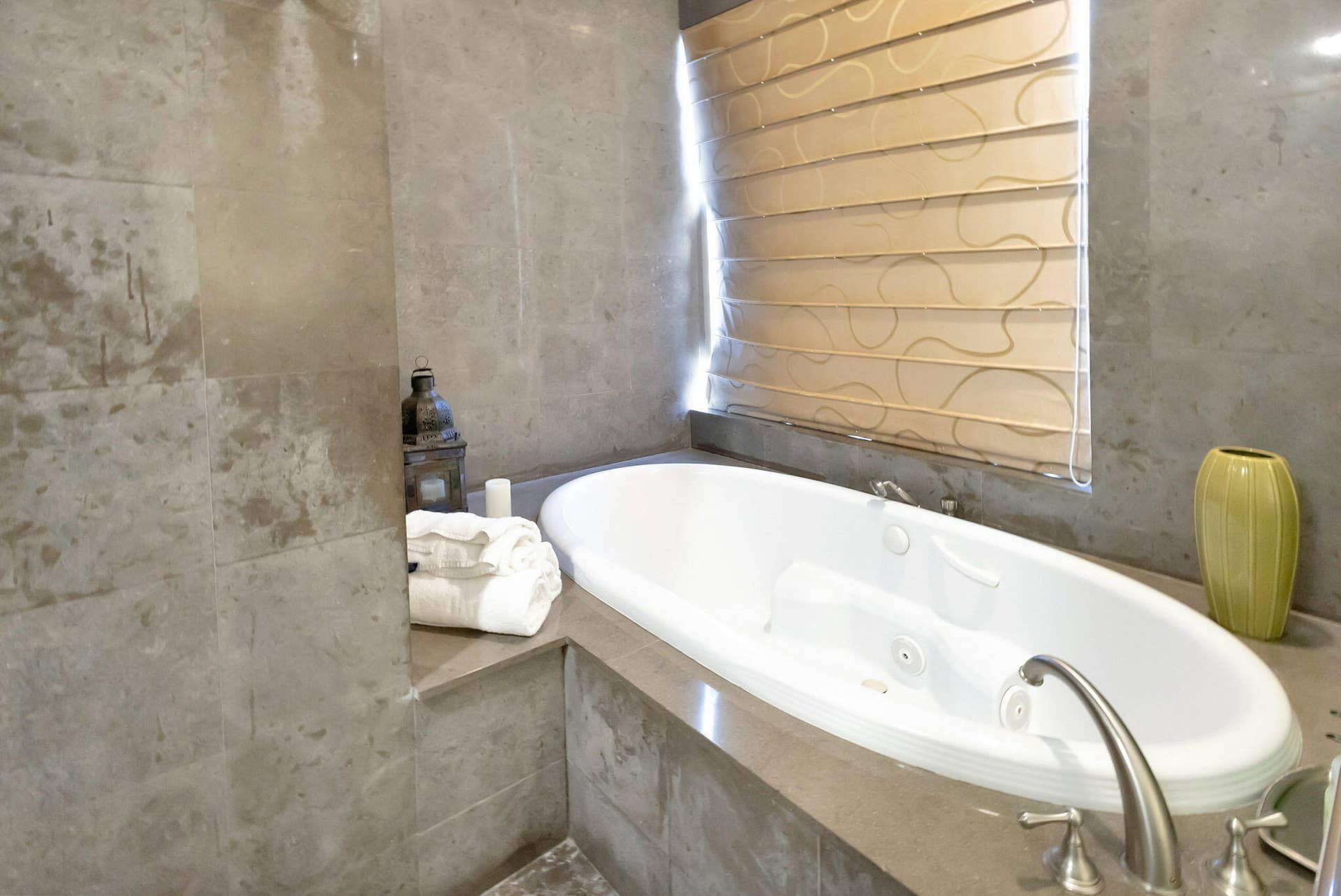 3800 N Ocean Drive, #505, Singer Island, FL 33404 76-web-or-mls-82-print-46-print-untitled