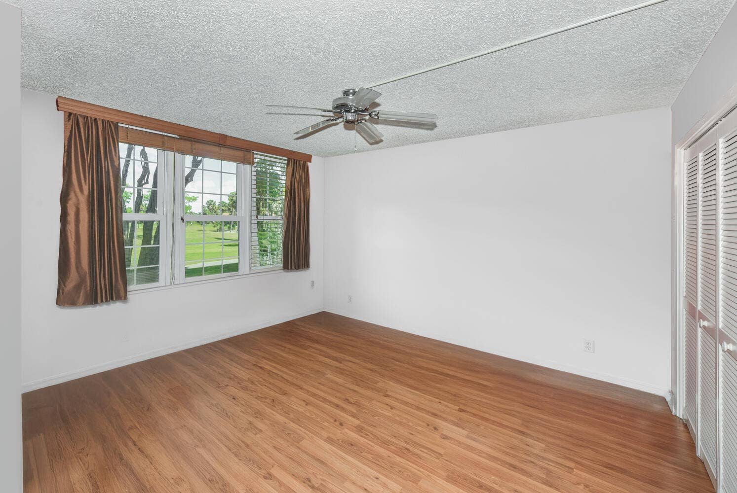 3960 Oaks Clubhouse Drive, #209, Pompano Beach, FL 33069 Den Empty