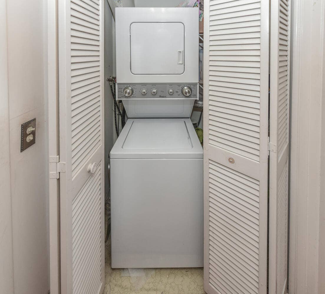 3960 Oaks Clubhouse Drive, #209, Pompano Beach, FL 33069 Washer / Dryer