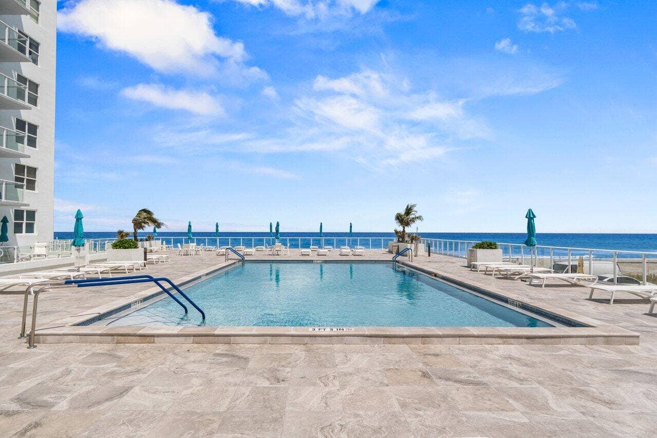 044-3450SouthOceanBoulevard-515-PalmBeac