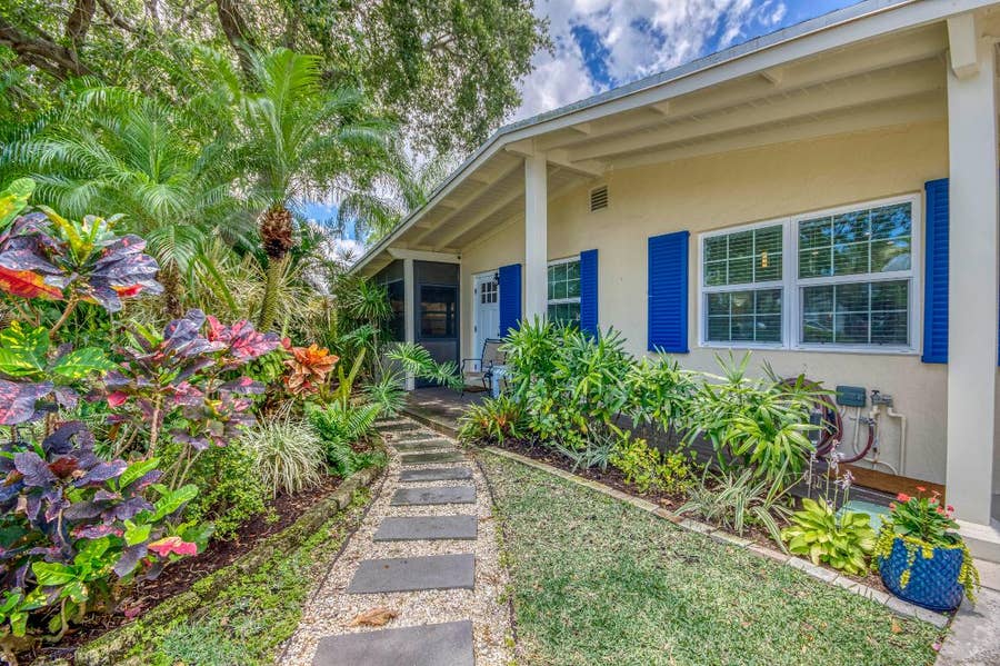 Property photo for 404 S Caloosahatchee Avenue, Jupiter, FL
