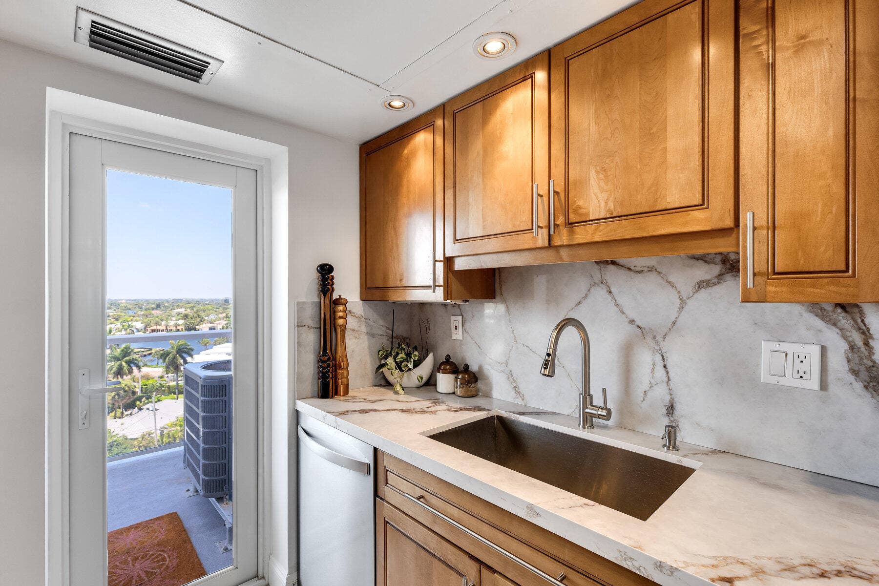 2701 N Ocean Boulevard, #9e, Fort Lauderdale, FL 33308 024_024_149