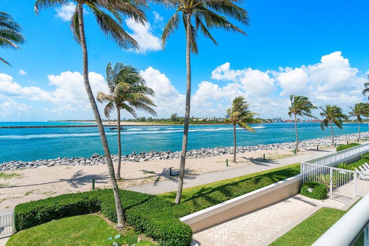 027-120InletWay-204-PalmBeachShores-FL-3