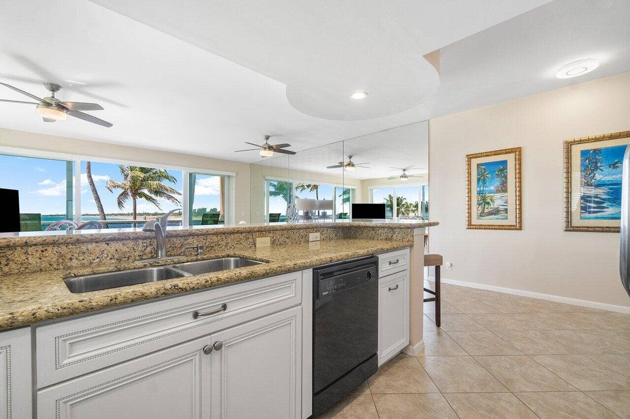 013-120InletWay-204-PalmBeachShores-FL-3