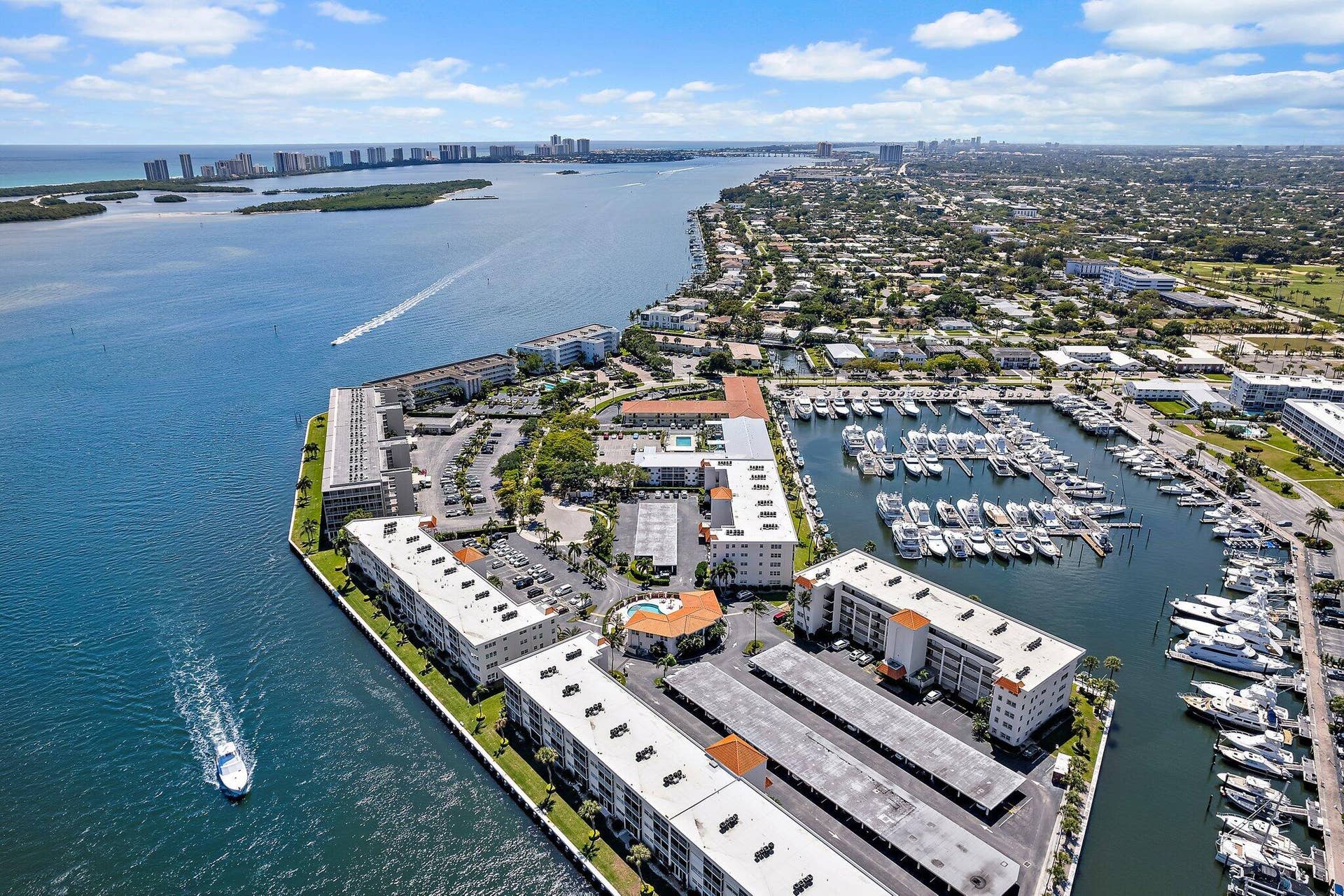 29 Yacht Club Drive, #302-D, North Palm Beach, FL 33408 Aerial View