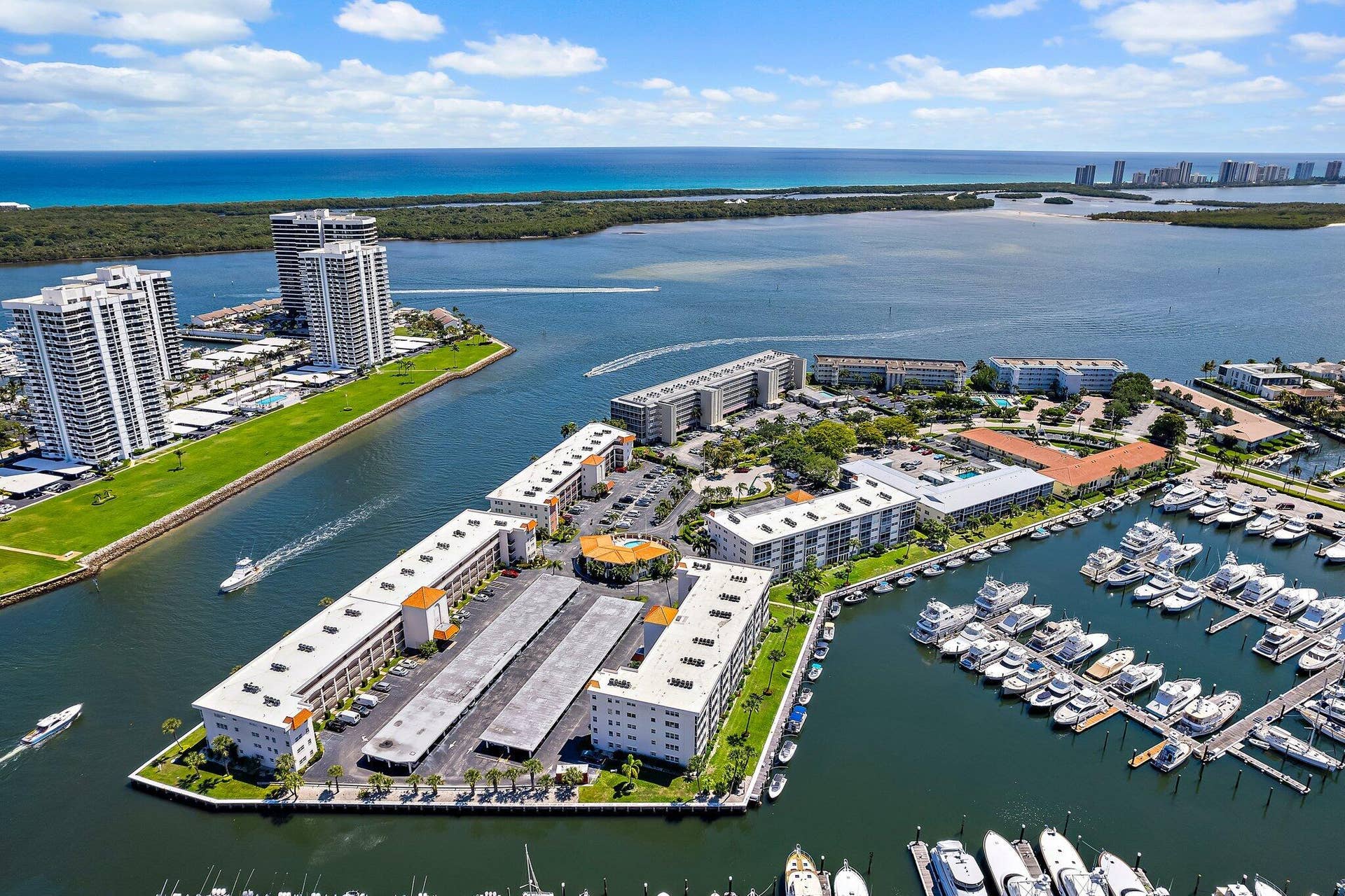 29 Yacht Club Drive, #302-D, North Palm Beach, FL 33408 Aerial View