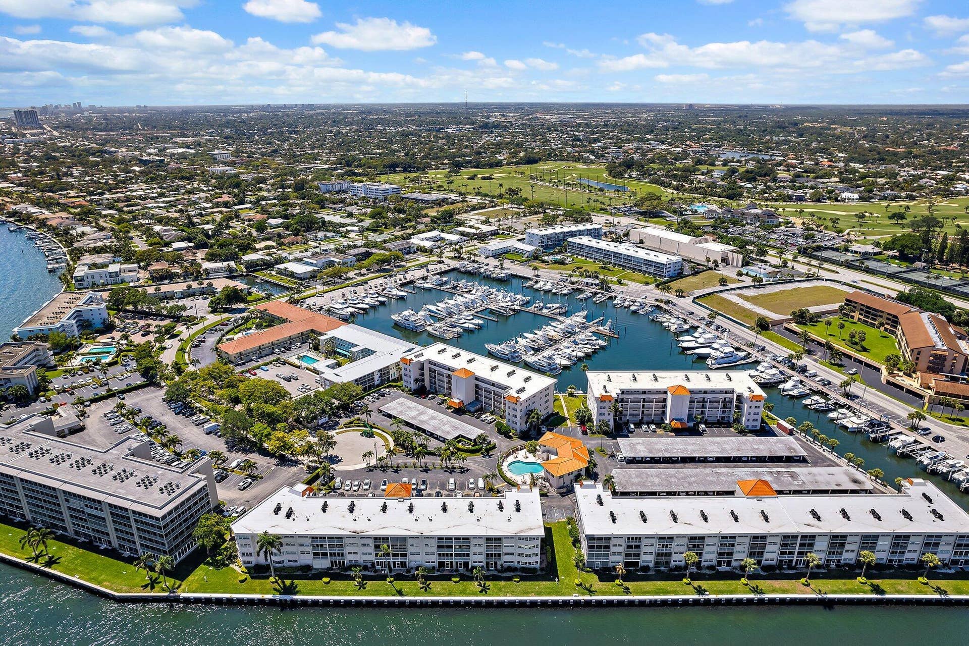 29 Yacht Club Drive, #302-D, North Palm Beach, FL 33408 Aerial View