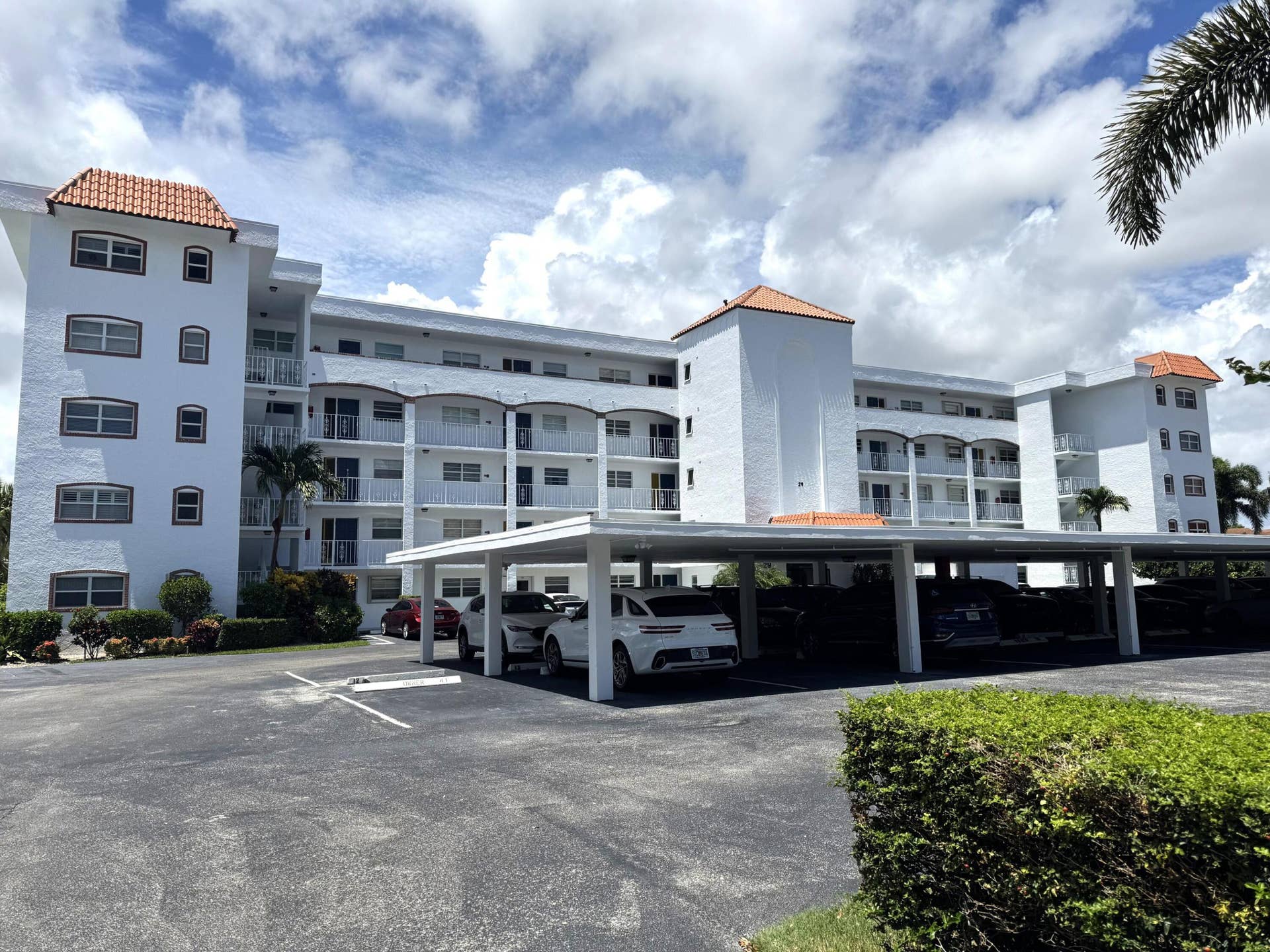 29 Yacht Club Drive, #302-D, North Palm Beach, FL 33408 New Paint Image 2