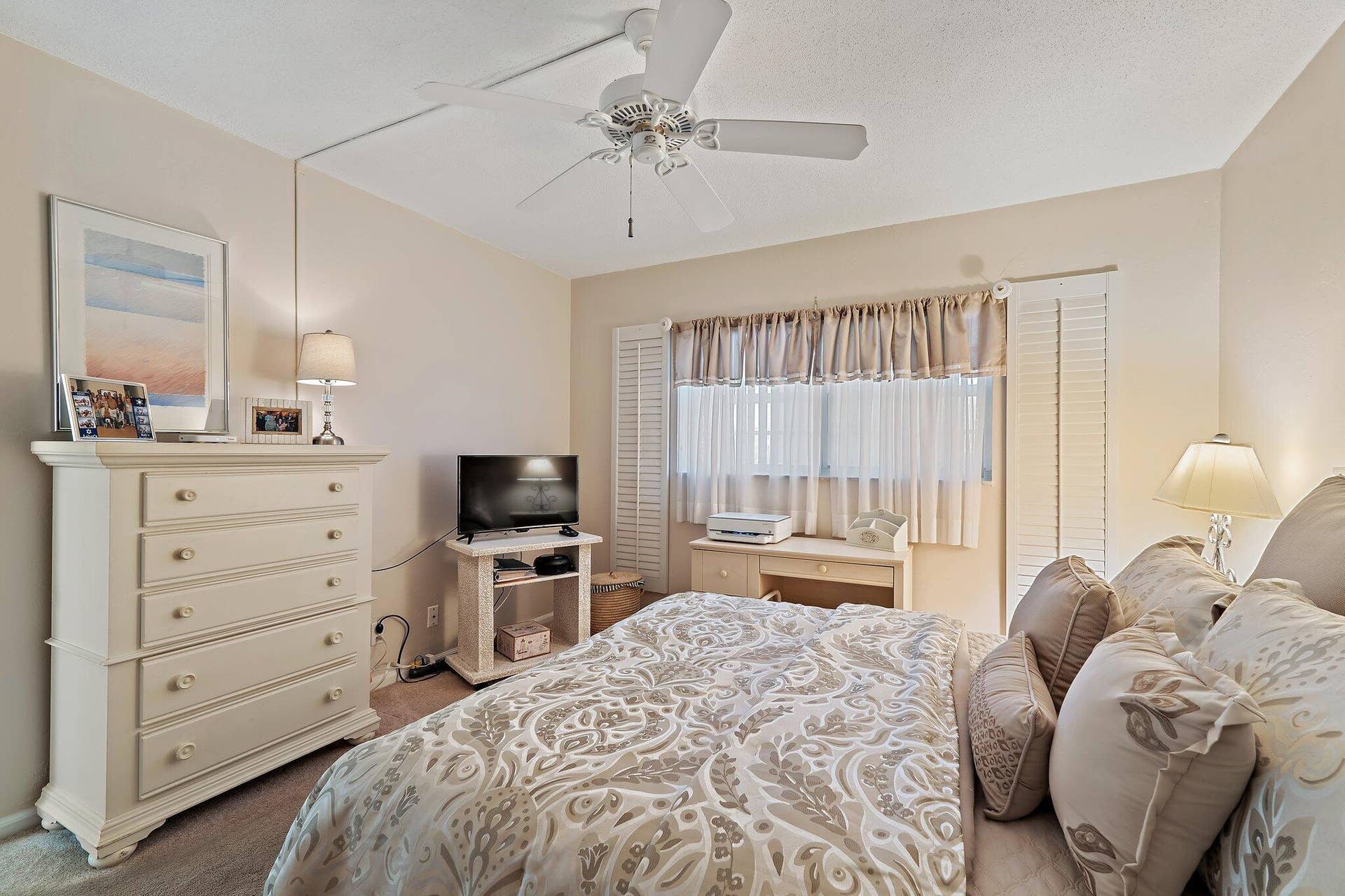 29 Yacht Club Drive, #302-D, North Palm Beach, FL 33408 Guest Bedroom