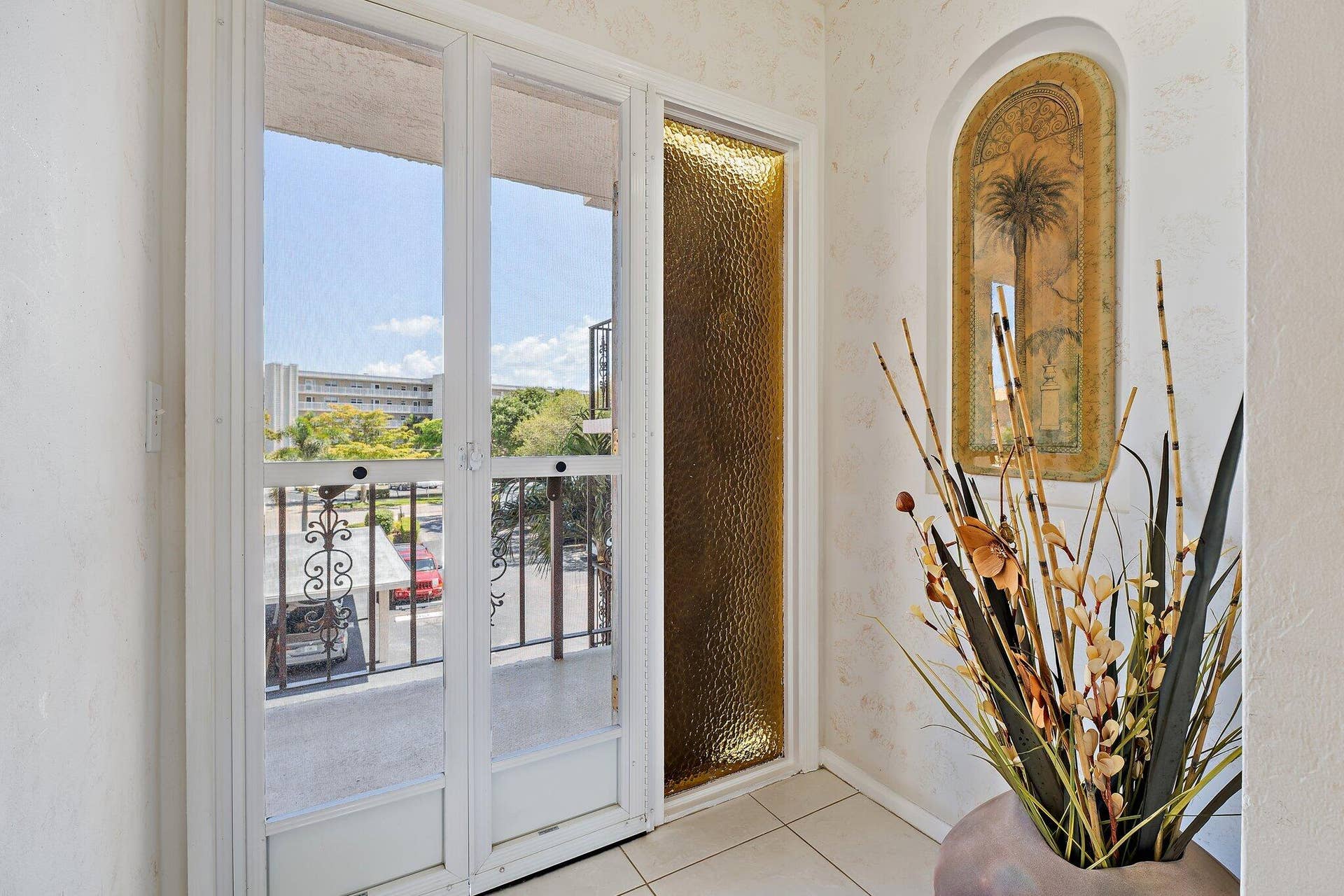 29 Yacht Club Drive, #302-D, North Palm Beach, FL 33408 Foyer