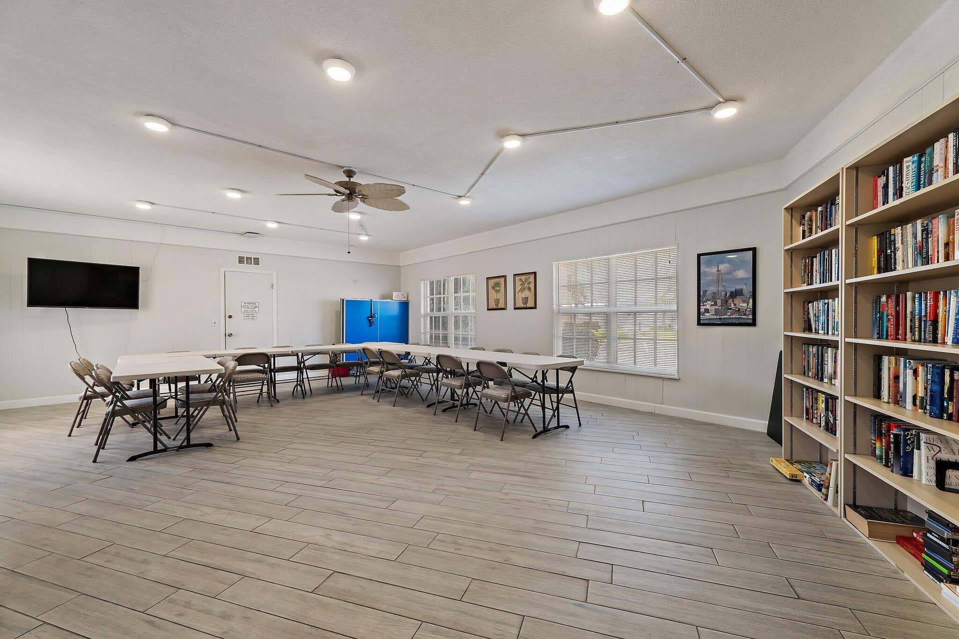 29 Yacht Club Drive, #302-D, North Palm Beach, FL 33408 Library / Meeting Room