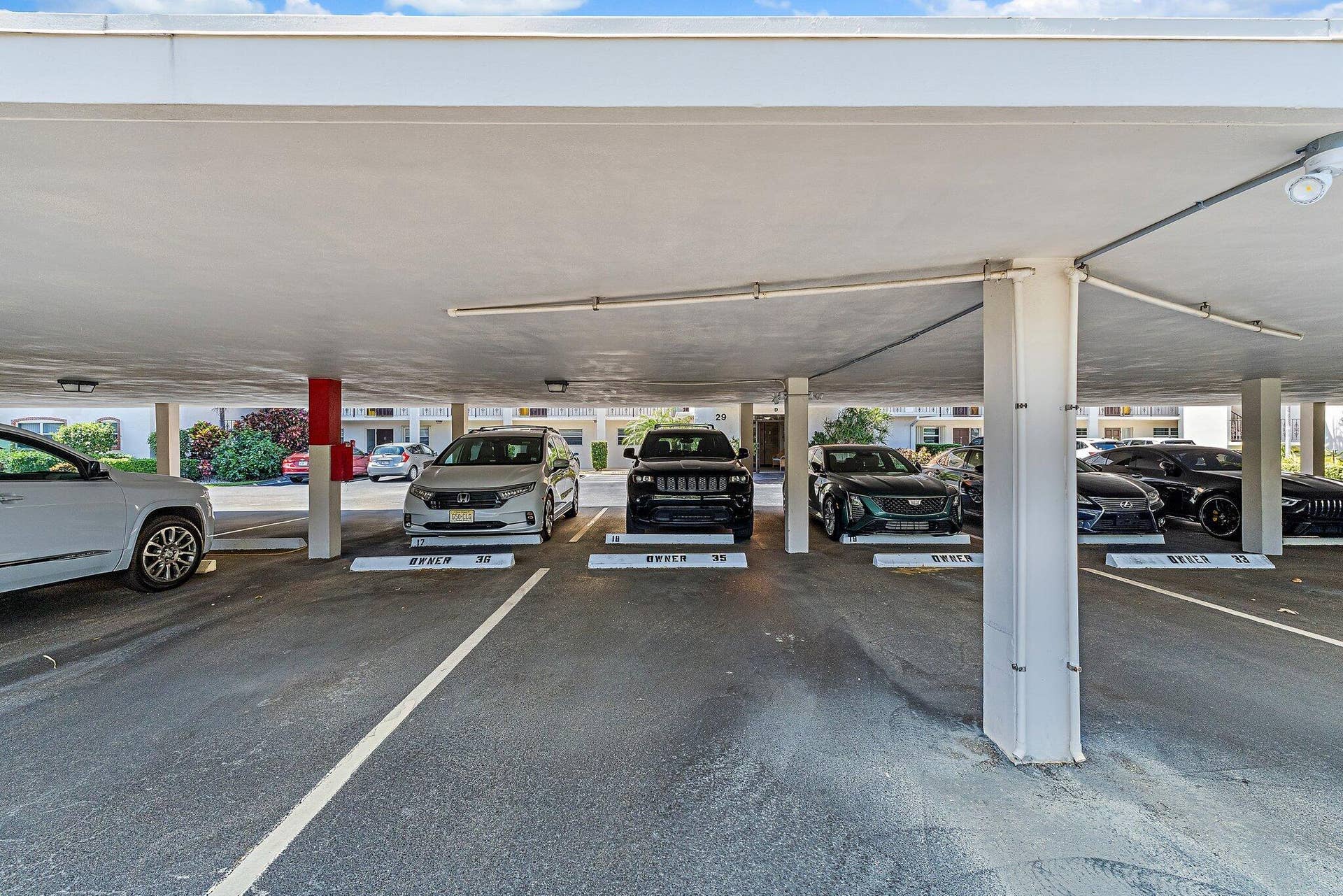 29 Yacht Club Drive, #302-D, North Palm Beach, FL 33408 Covered Parking Spot