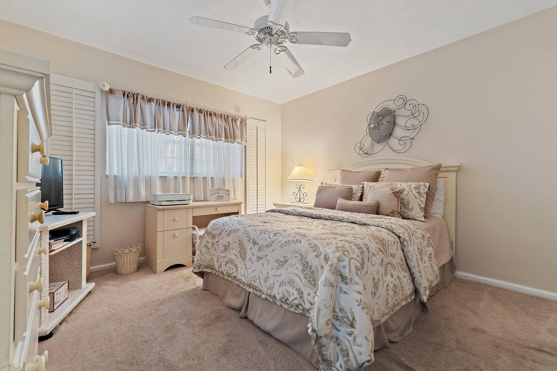 29 Yacht Club Drive, #302-D, North Palm Beach, FL 33408 Guest Bedroom