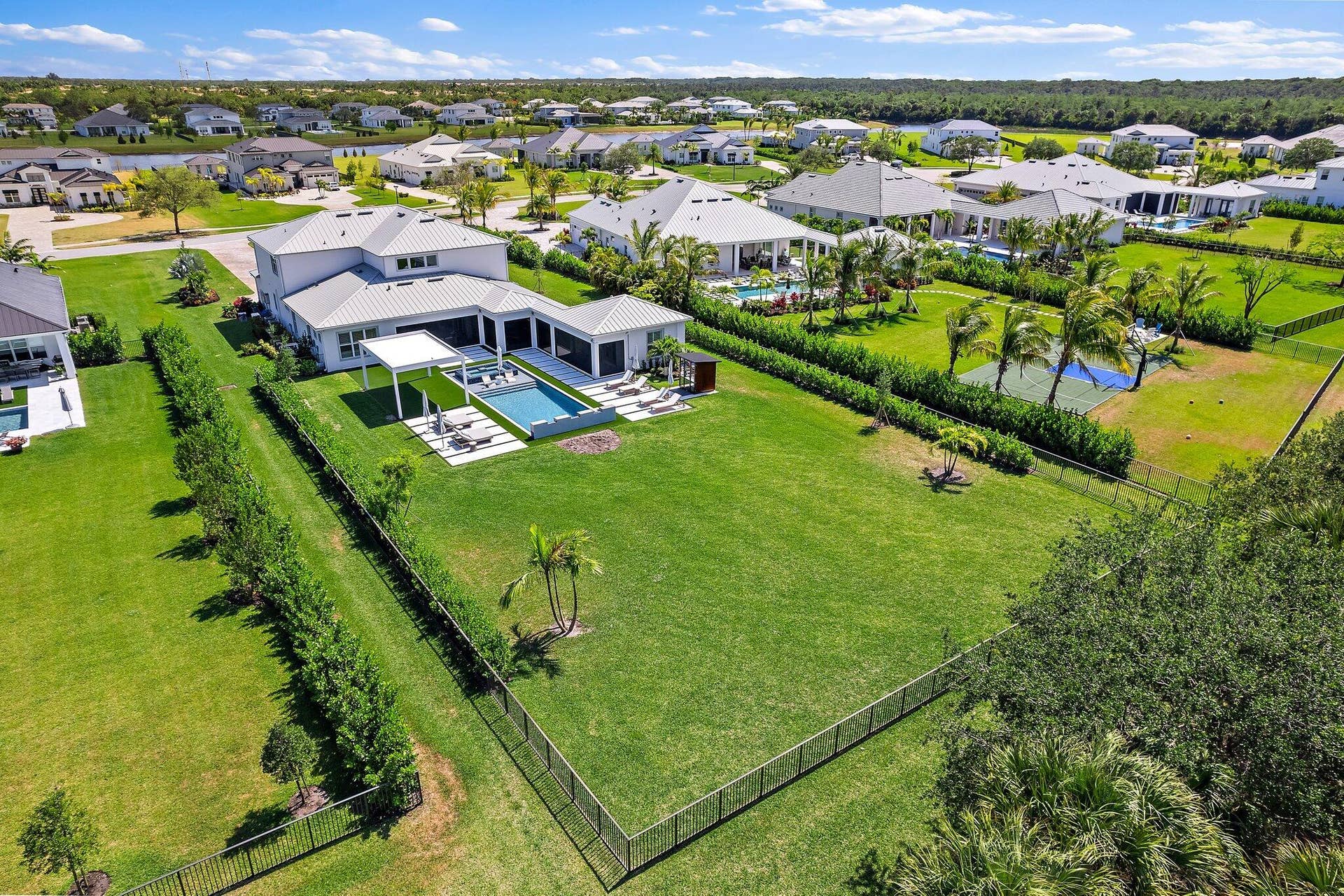 20065 SE Bridgewater Drive, Jupiter, FL 33458 Rear Lawn
